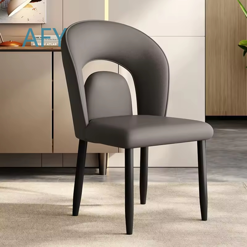 モダンなダークグレーの無垢材フレームのダイニングチェア、黒い - Home Office Of Ikea のレビューと価格